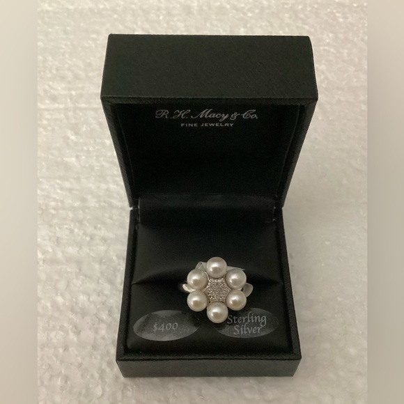 R.H. Macy’s & Co Sterling Silver Pearl Cluster Ring Size 7